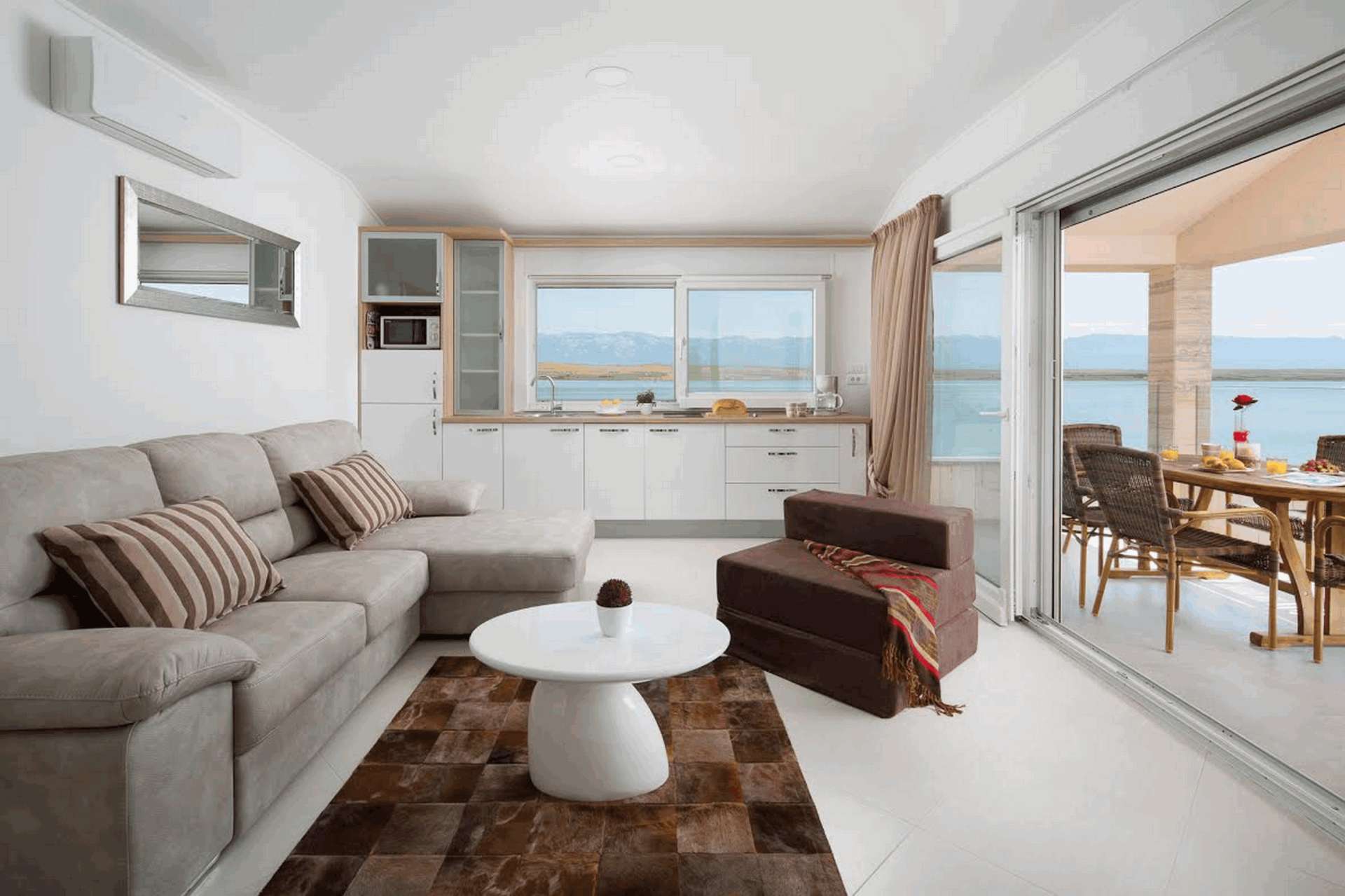 Apartment Vista Royal 5