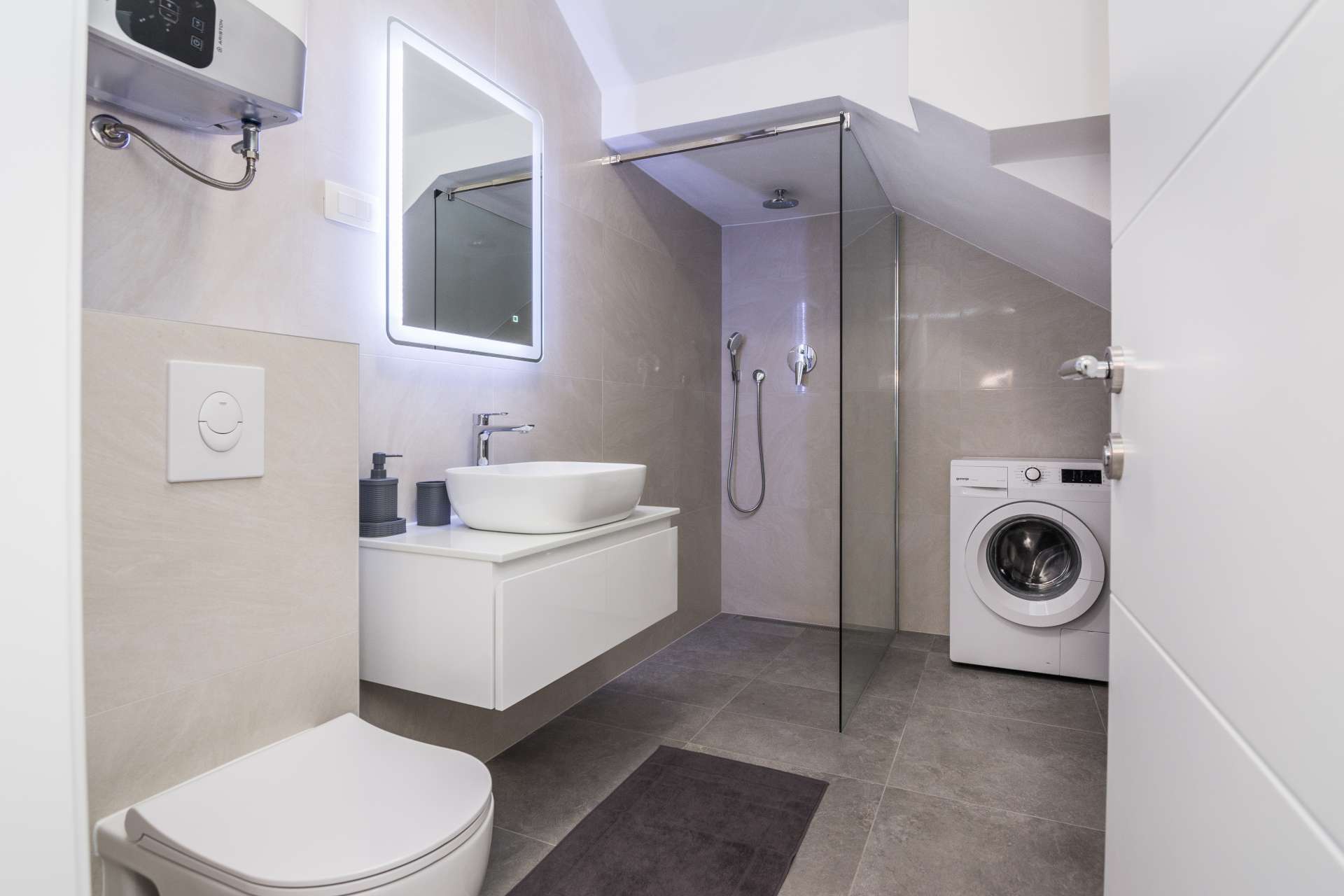 Apartment Spanic 1