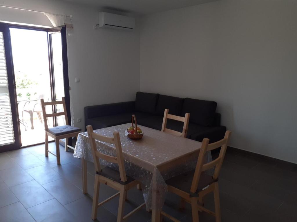 Apartment Krslovic 2