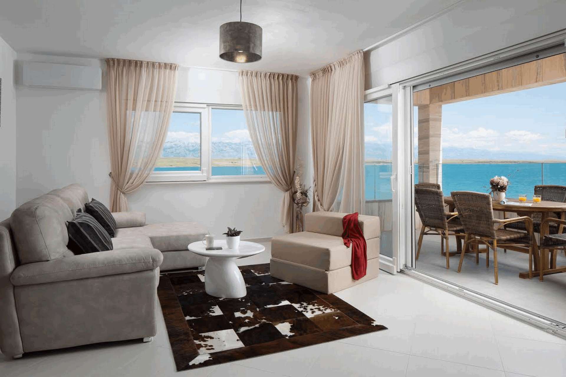 Apartment Vista Royal 3